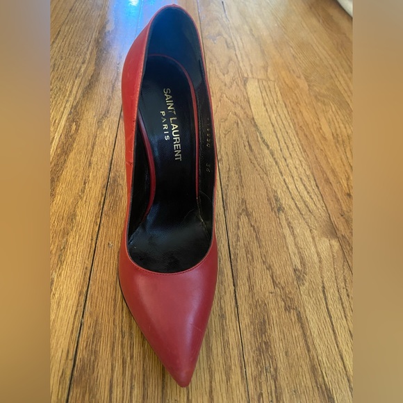 Saint Laurent Pointed-Toe Leather Pumps - size 6 - Picture 6 of 14